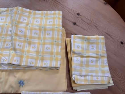 Photo of free 2 x single duvet cover sets yellow (North Kingston KT2) #2