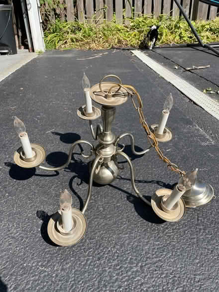 Photo of free Chandelier (Hawthorne and Pleasant)