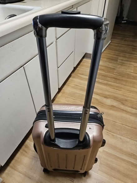Photo of free Kenneth Cole carry on suitcase (Fair Oaks and Wolfe) #3