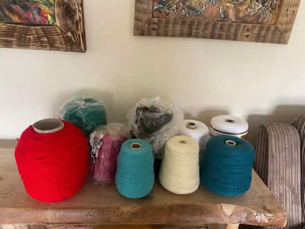 Photo of free assorted wool (SA14 crosshands) #1