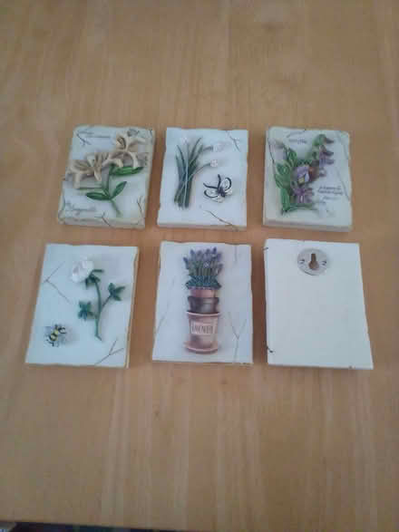 Photo of free Decorative Wall Plaques (Wendover HP22) #1