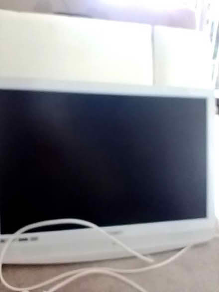 Photo of free Tv built in DVD player (Cloakham EX13) #1