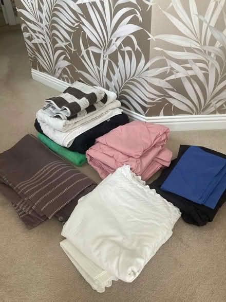 Photo of free Towels and bed linen (Beckenham BR3) #2