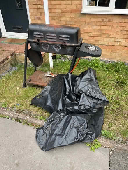 Photo of free Gas bbq repairs/spares / or scrap (Br6 9tn) #2
