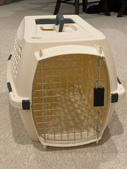 Photo of free Large Pet Carrier (Evanston - Central/Green Bay) #1