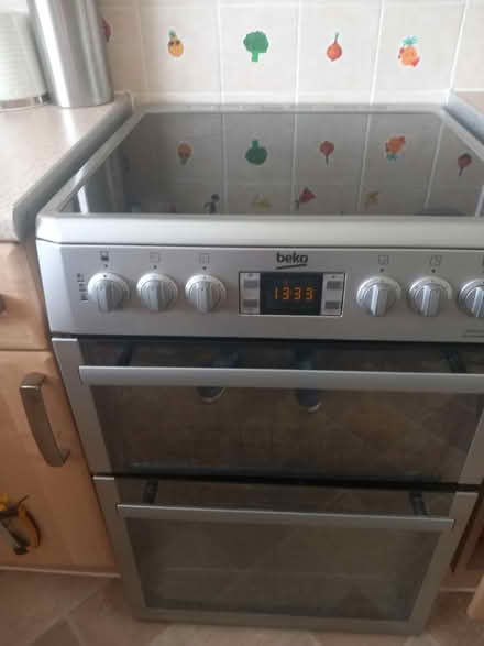 Photo of free beko double oven (HP111df Park Street) #2