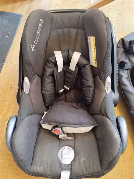 Photo of free Baby stuff: car seat, moses basket, bugaboo bassinet, toy (BT5) #1
