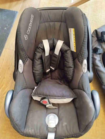Photo of free Baby stuff: car seat, moses basket, bugaboo bassinet, toy (BT5) #1