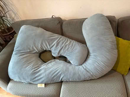 Photo of free Pregnancy pillow (LU1) #1