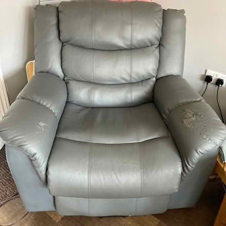 Photo of free Rise recliner heat/massage chair (Hilton Derby) #1