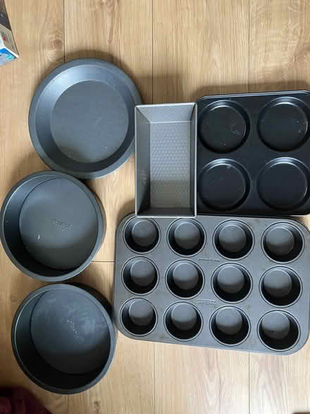 Photo of free Baking tins (Popley RG24) #1