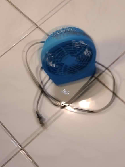 Photo of free fan (South of 10th in Gilroy) #1