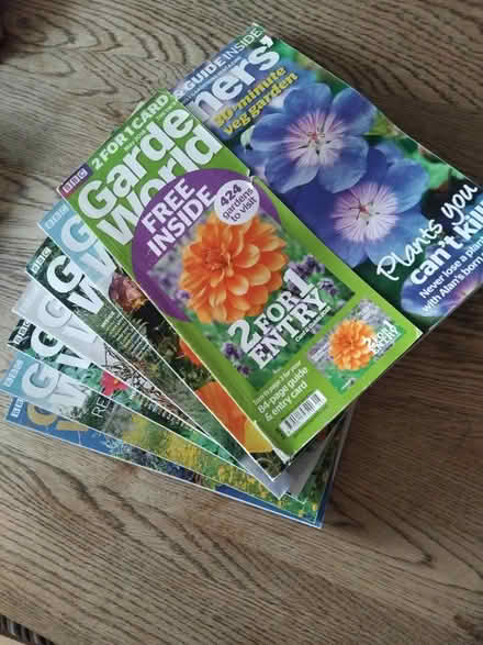 Photo of free Gardeners World magazines (Ingol PR2) #1