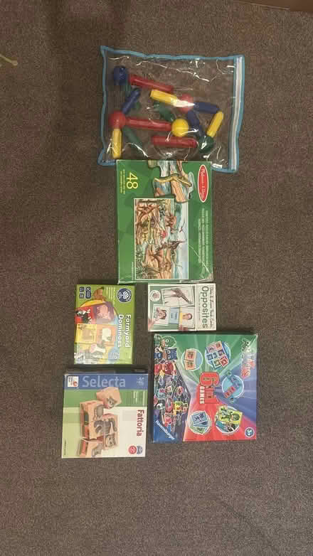 Photo of free Puzzles (Richmond (north sheen station)) #1