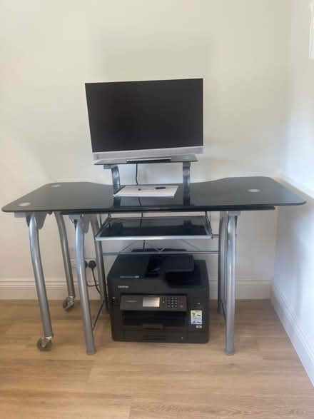 Photo of free desk (Tonbridge) #1