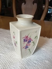 Photo of free china vase (Brookfield) #1
