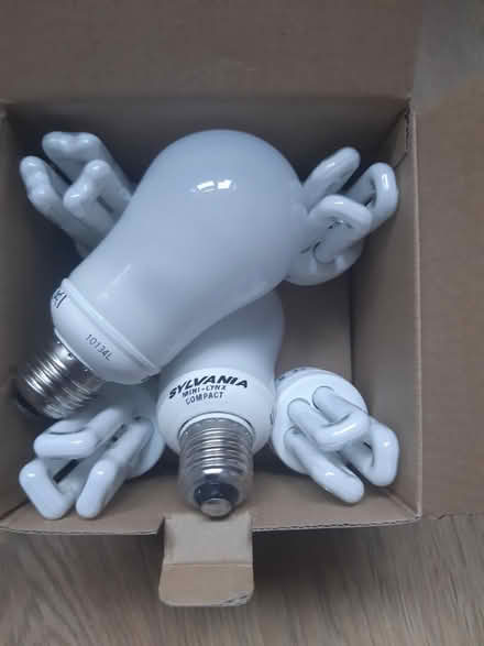 Photo of free Box of 6 light lamps, B22 (Parsons Heath, CO4) #1