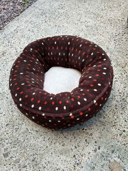 Photo of free Cat bed (Battersea SW11) #1