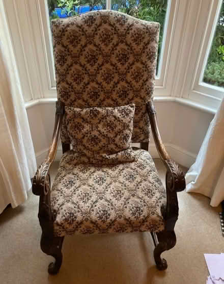 Photo of free Throne style dining chair (Grandpont OX1) #2