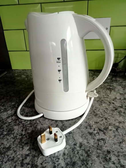 Photo of free Electric kettle (Seaside BN22) #1