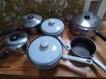 Photo of free Various saucepans (Stokegorse SY7) #1
