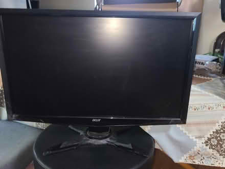 Photo of free 23" computer monitor (South of 10th in Gilroy) #1