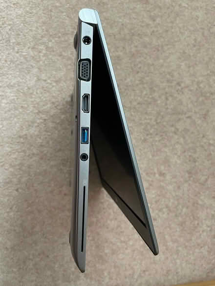 Photo of Charger - for a Toshiba laptop (DY7) #2