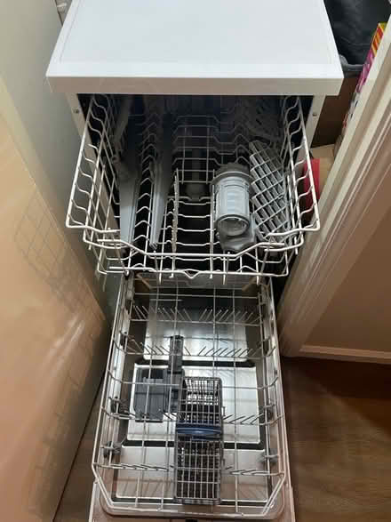 Photo of free Dishwasher 40cm (Bn207qw) #2