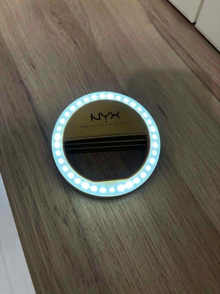 Photo of free Selfie light - clips to your mobile phone for improved light (Newbury Park IG2) #2