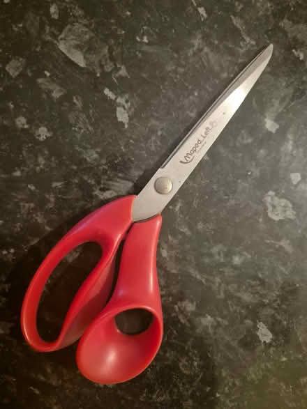 Photo of free Left handed scissors (WR3) #1