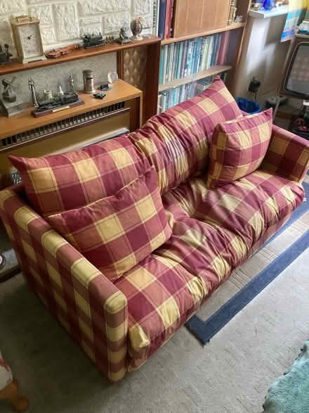 Photo of free Small sofa (Sidcup) #4