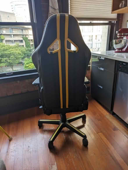 Photo of free DXRacer Gaming Chair (Vancouver Downtown) #3