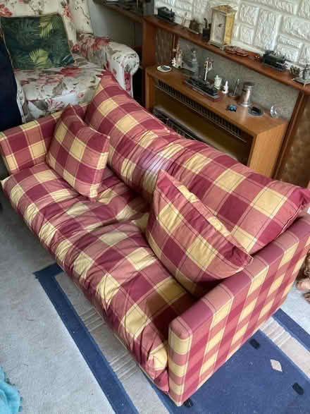 Photo of free Small sofa (Sidcup) #1