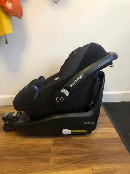 Photo of free Baby car seat with Isofix (CM14) #1