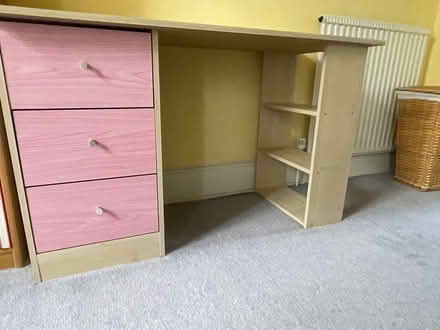 Photo of free Pink Desk (Barnsbury Street N1) #3
