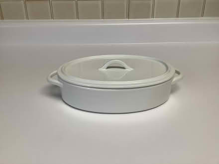 Photo of free White serving dish (Bayview and Sheppard) #1