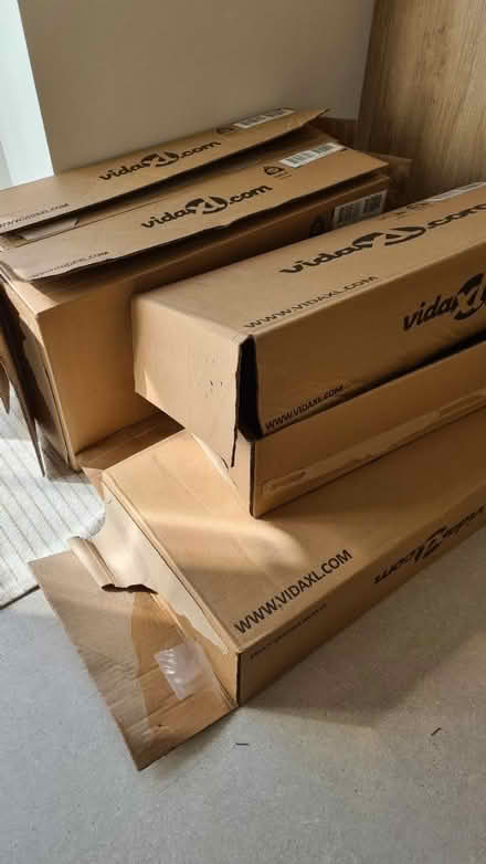 Photo of free 4 empty boxes (finchampstead, rg40) #1