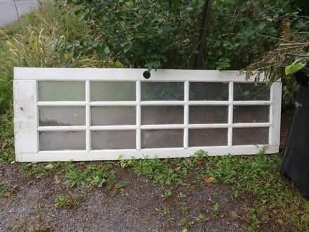 Photo of free stuff at curb (south) #2