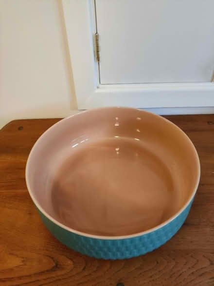 Photo of free Habitat large serving bowl (BA1) #2