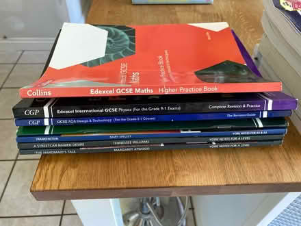 Photo of free GCSE revision guides (New Malden) #1