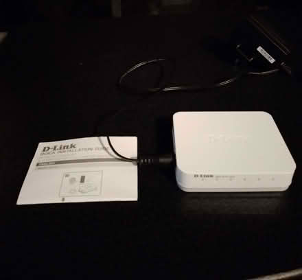 Photo of free D-Link Gigabit 5-port switch (Leeds LS28) #1