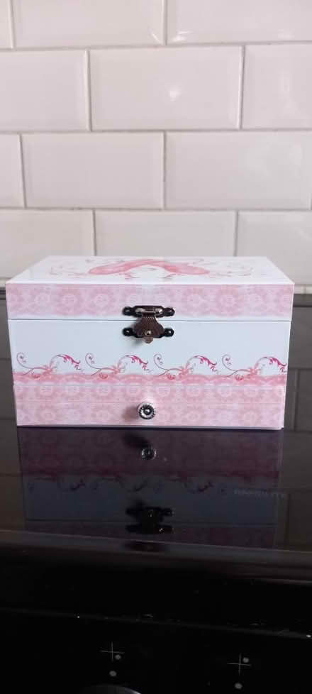 Photo of free Jewellery box (TF1) #1
