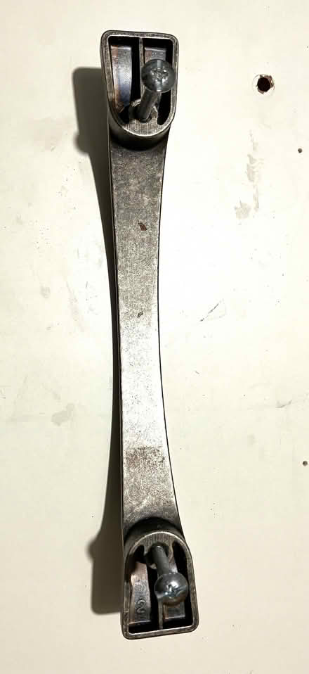 Photo of free kitchen Cabinet handles. (IP4) #3