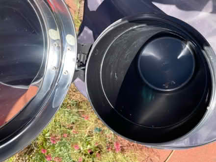Photo of free Small trash can (Redwood City (Redwood City (south end)) #2