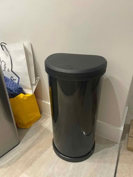 Photo of free Kitchen bin (W14 9) #1