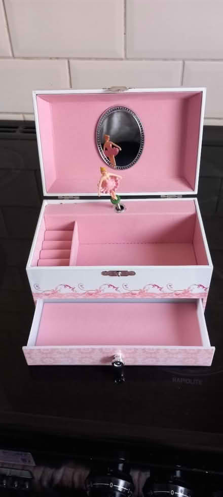 Photo of free Jewellery box (TF1) #3