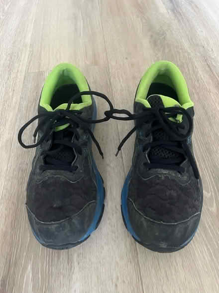 Photo of free teenage/adult trainers size 4.5 & 6 (Tonbridge) #2