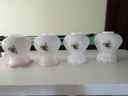 Photo of free 4 vintage glass lampshades (Ridgeway S12) #1