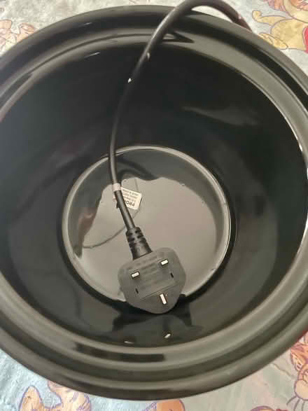 Photo of free Slow cooker (LU6 Kensworth) #2