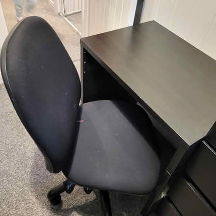 Photo of free Desk and chair (PR7) #1